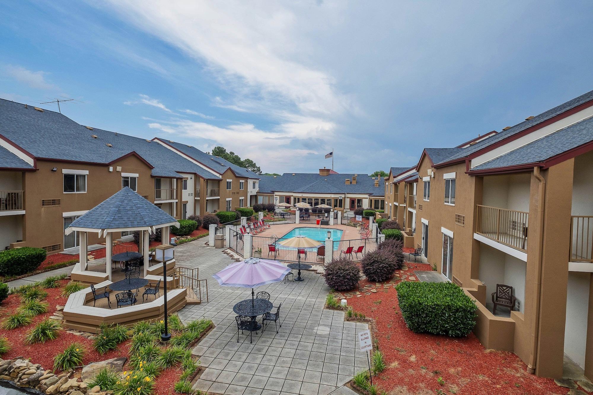 Red Roof Inn Plus+ & Suites Knoxville West - Cedar Bluff Εξωτερικό φωτογραφία