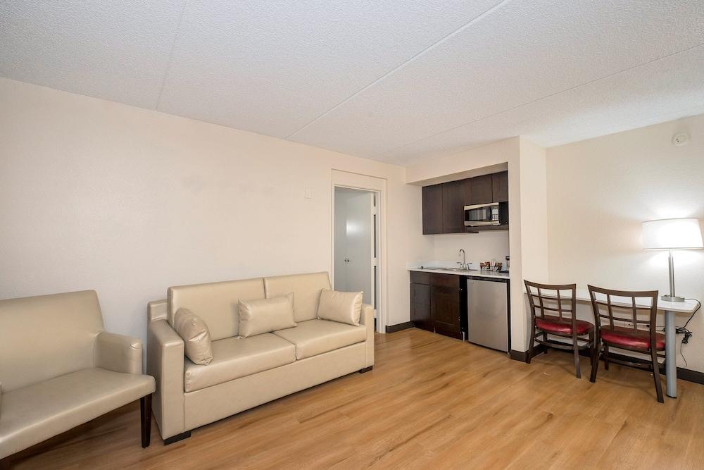 Red Roof Inn Plus+ & Suites Knoxville West - Cedar Bluff Εξωτερικό φωτογραφία