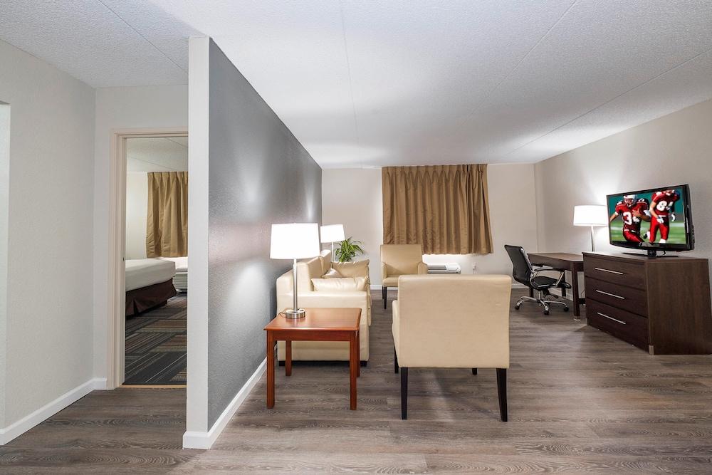 Red Roof Inn Plus+ & Suites Knoxville West - Cedar Bluff Εξωτερικό φωτογραφία